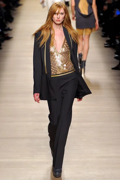 Look 27